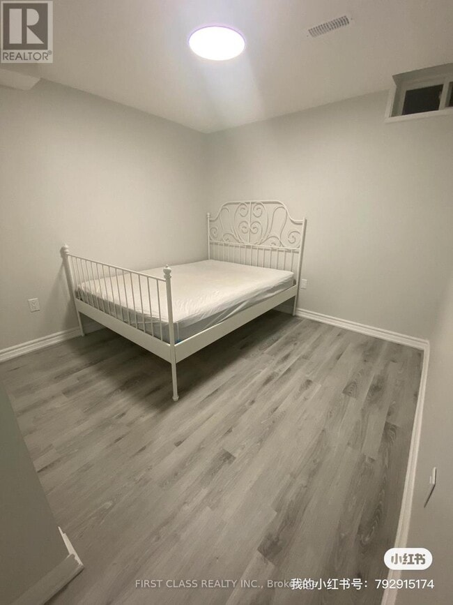 Building Photo - 9 Upton Crescent