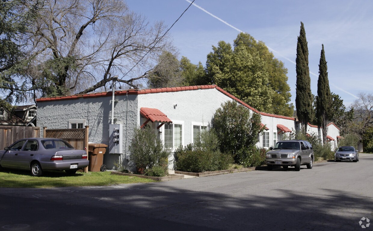 Foto del edificio - 2028 Adams St