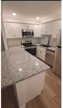 Building Photo - 1965 SW Silver Pine Way