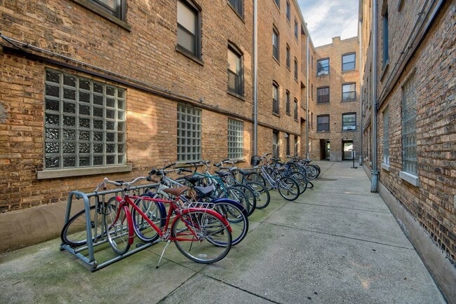 Building Photo - 2123 1/2 Ridge Ave