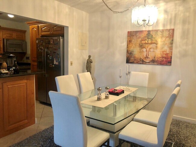 Foto del edificio - 2221 NE 68th St