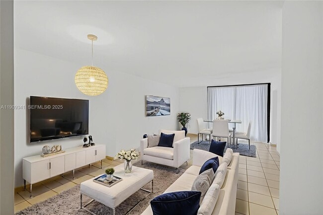 Foto del edificio - 6061 Collins Ave