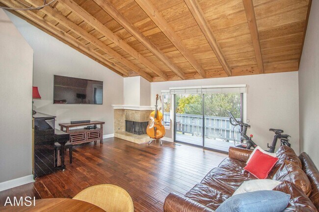 Foto del edificio - 3 br, 1.5 bath House - 805 South Eliseo Dr...