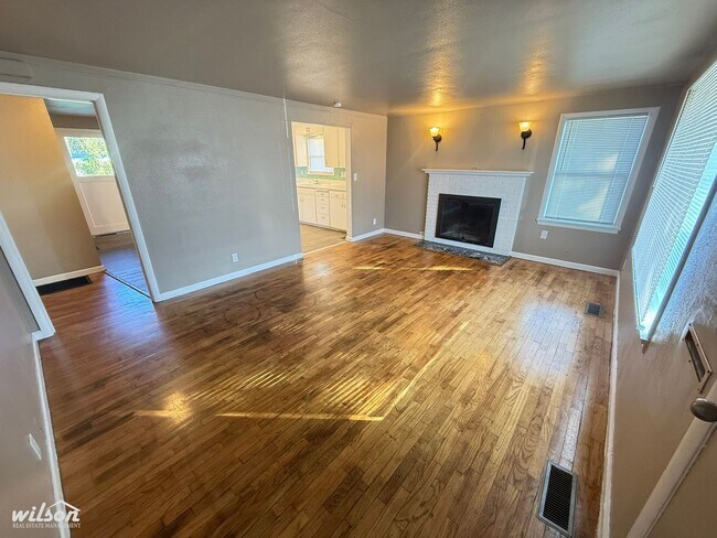 Foto del edificio - Newly Remodeled 2BR/1BA House with Bonus R...