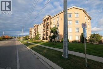 Building Photo - 2 Colonial Dr