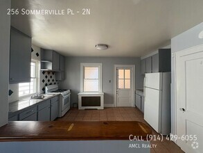 Building Photo - 256 Sommerville Pl