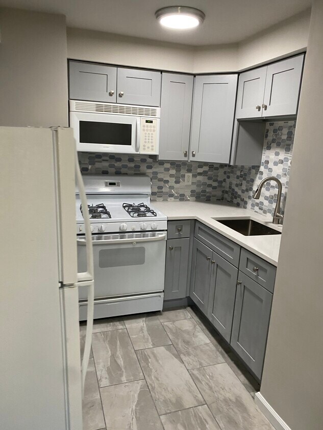 Kitchen - 635 Willow Way