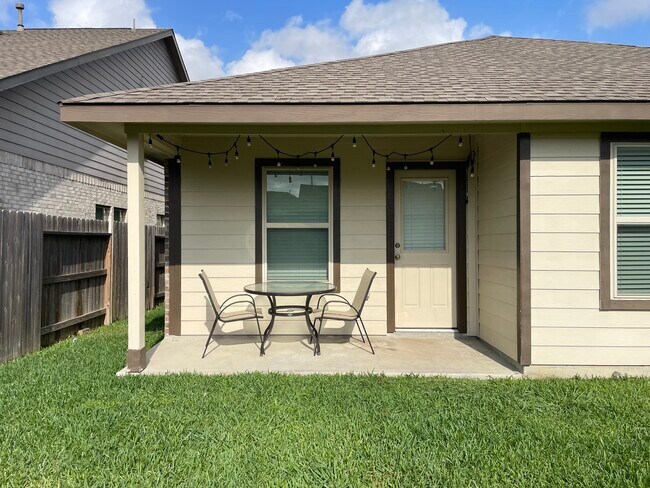 Foto del edificio - 4815 Chestnut Valley Ln