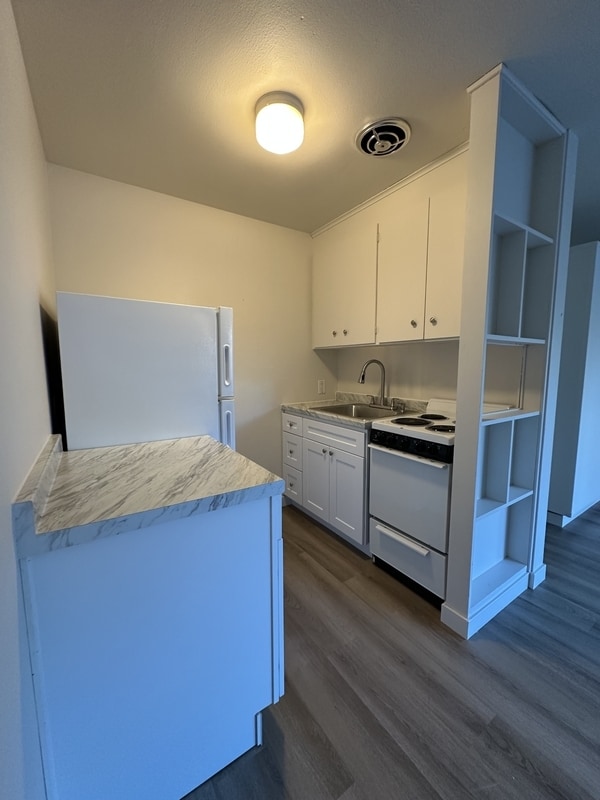 Foto del edificio - 5926 Fauntleroy Wy SW