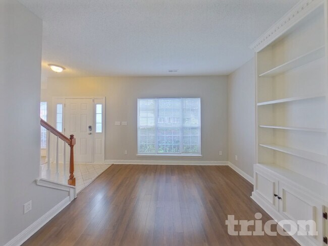 Foto del edificio - 4882 Aldridge Pl NW