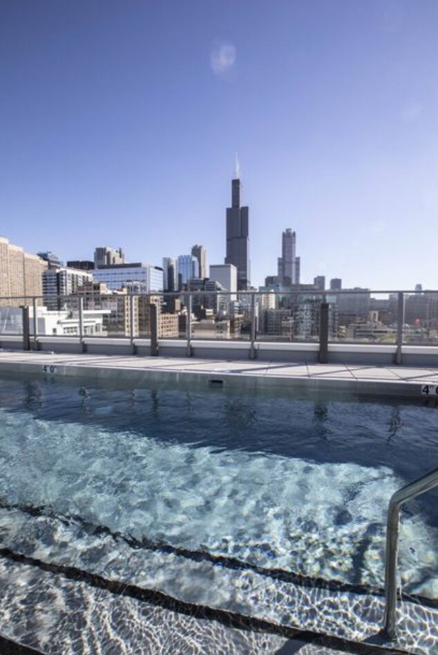 Foto del edificio - 306 S Halsted St