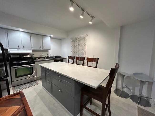 Building Photo - 107-2 Atlantic St