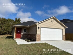 Building Photo - 2298 S Ouachita Dr