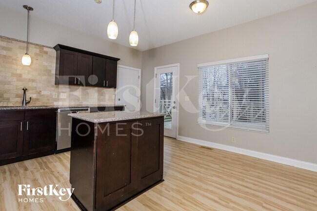 Foto del edificio - 7814 Wilderness Way