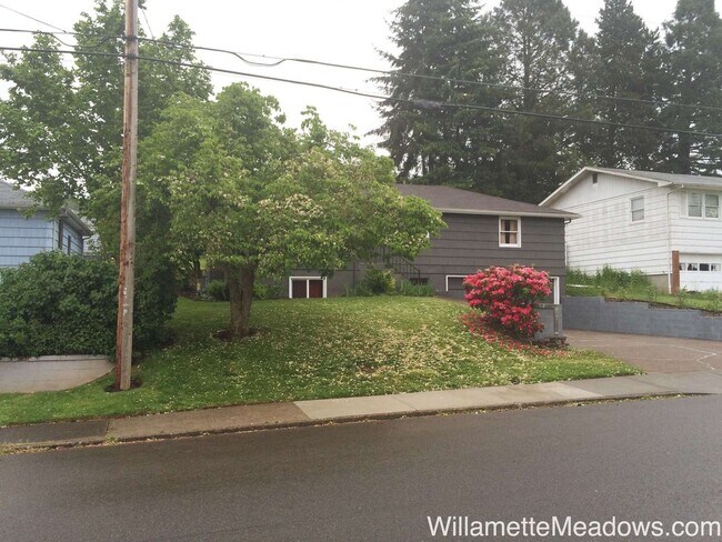 Foto del edificio - Amazing 4 Bedrooms, 2 Bathrooms, House in South Salem