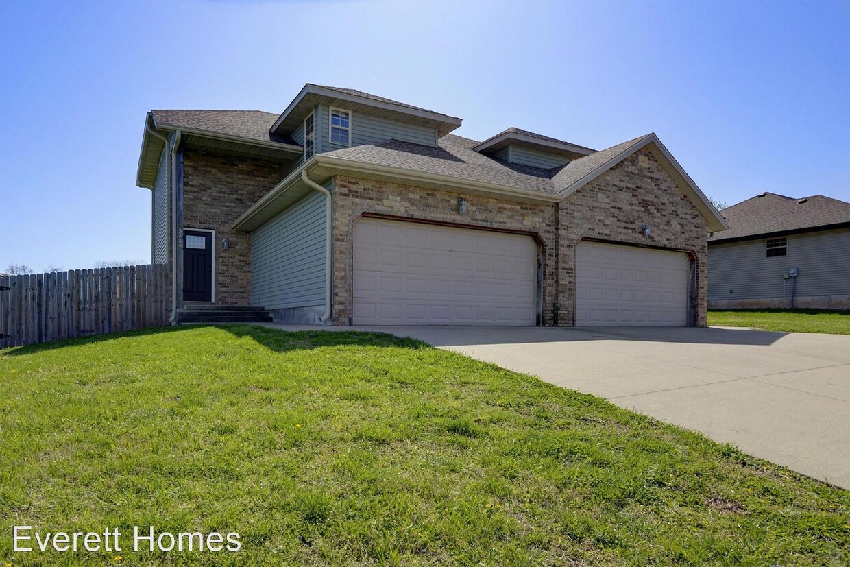 Foto principal - 3 br, 2 bath House - 3336 S Hillcrest Ave