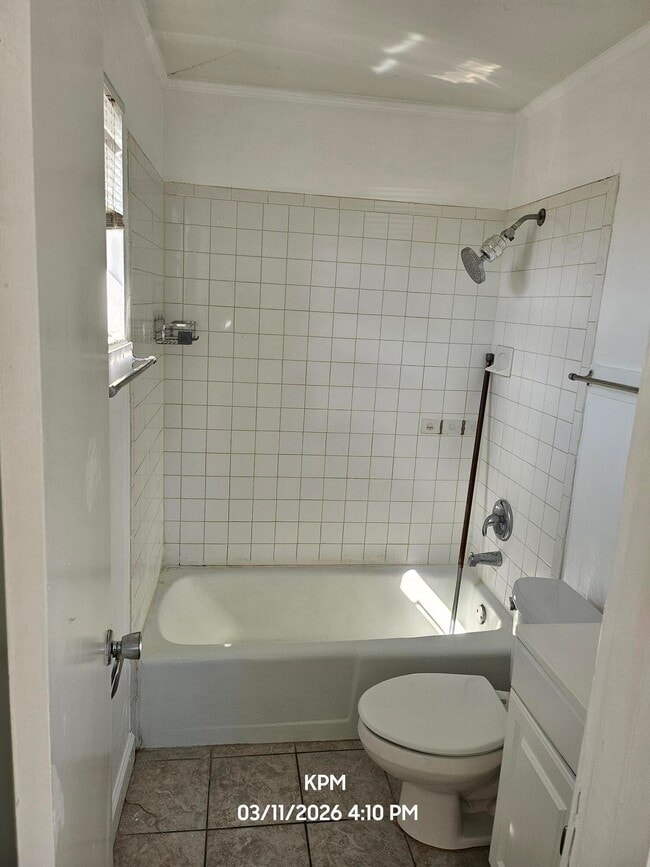 Building Photo - 919 Selkirk St