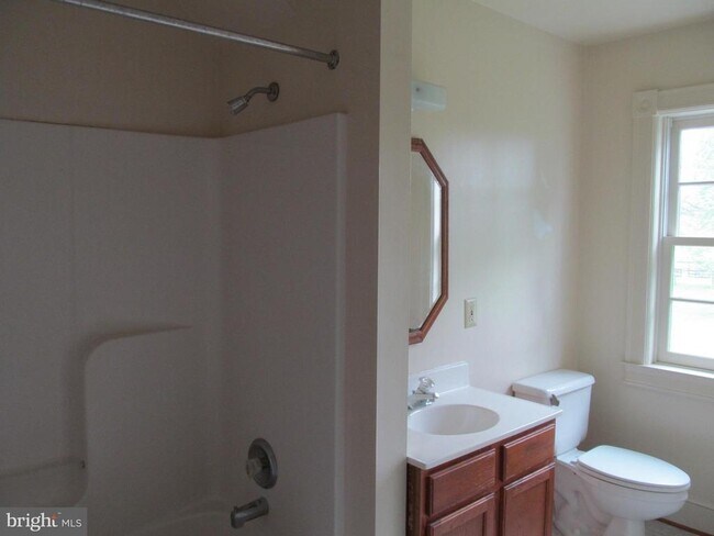 Foto del edificio - 1654 Milldale Rd