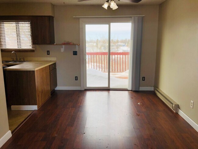 Foto del edificio - 2 Bedroom Condo!