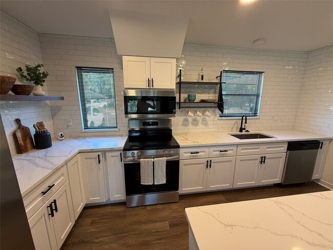 Building Photo - 4111 Beran Dr