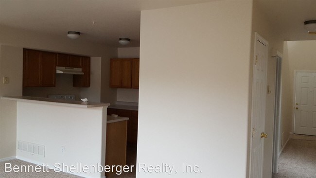 Building Photo - 5605-5617 Siam Heights