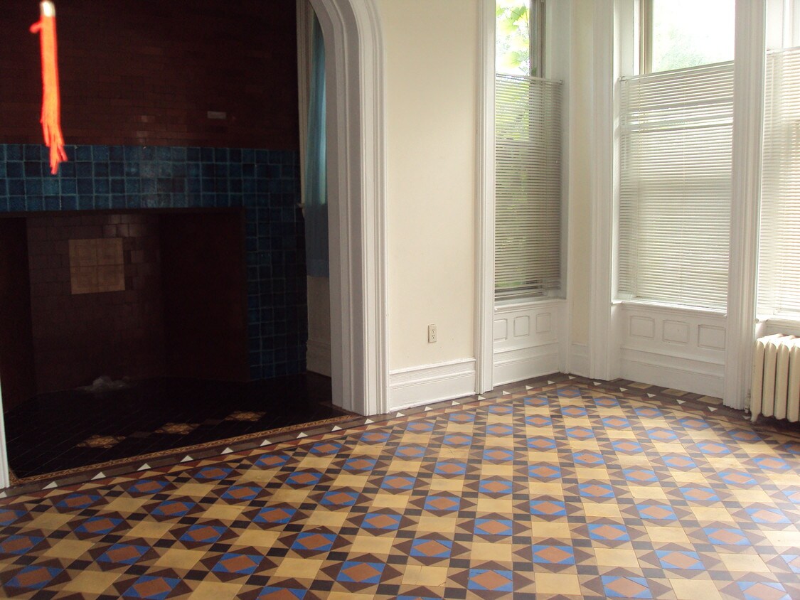 Primary Photo - 737 East Avenue - 1