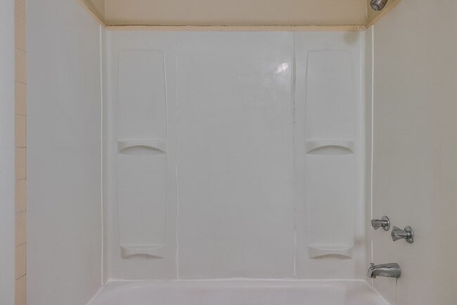 Interior Photo - Fyfe Apartments