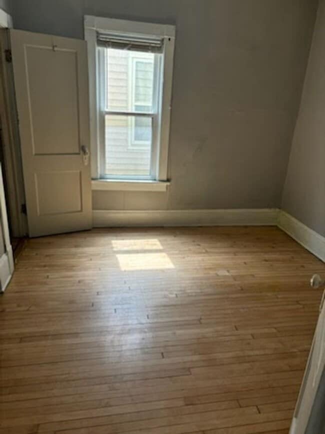 Building Photo - 3071 S Wentworth Ave