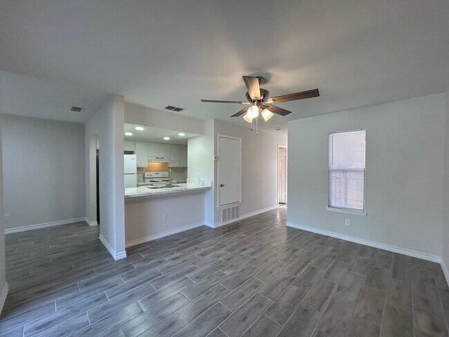 Building Photo - 100 Hillside Rd