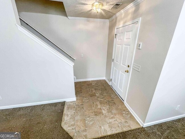 Building Photo - 6205 Tree Ridge Dr N W