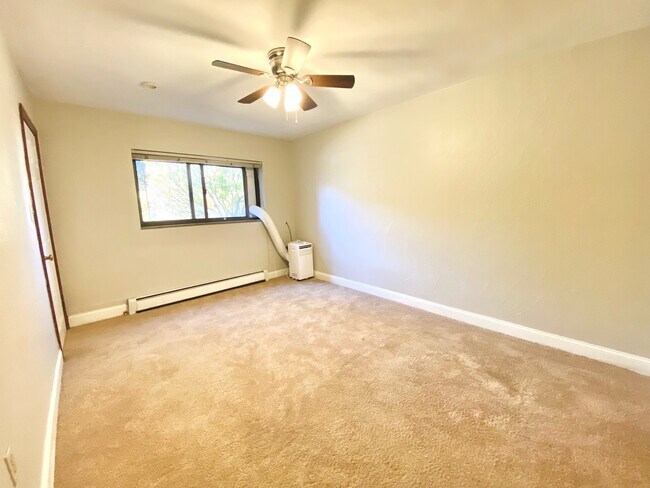 Pájaro - Fieldbrook Apartments