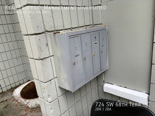 Foto del edificio - 724 SW 68th Terrace