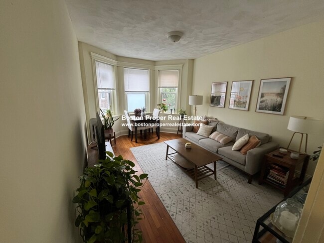 Building Photo - 124 Peterborough St