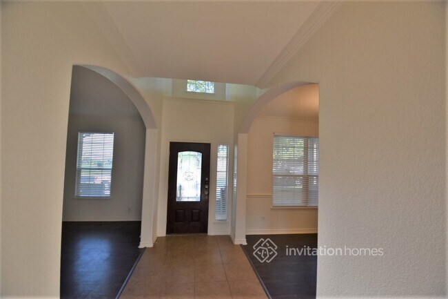 Foto del edificio - 15676 Sweetpine Ln