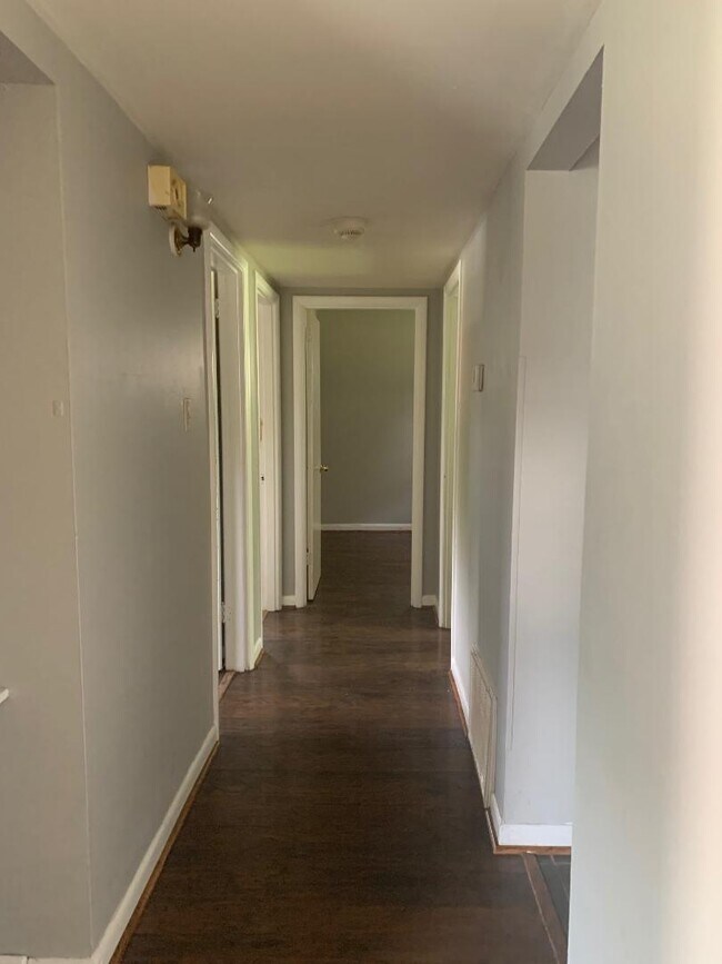 Foto del edificio - 1550 Bluebird Ln