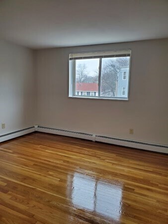 Building Photo - 572 Cummins Hwy