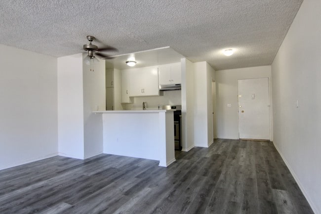 Building Photo - 7425 S Sepulveda Blvd