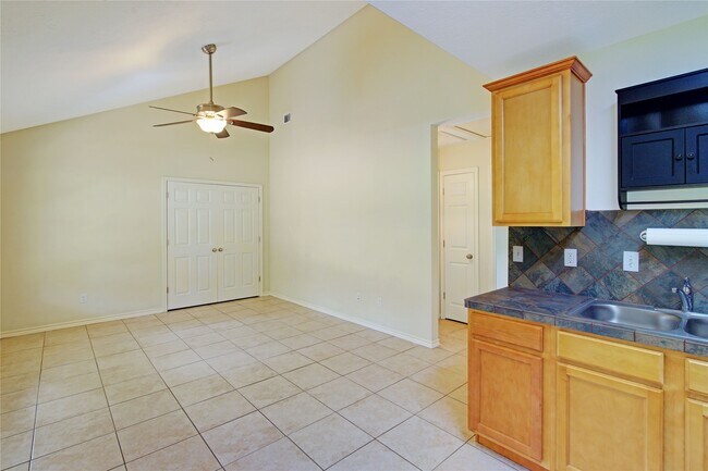 Foto del edificio - 10521 Tanyard Rd