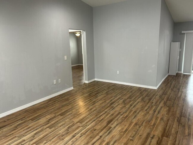 Building Photo - 7707 Willow Park Dr