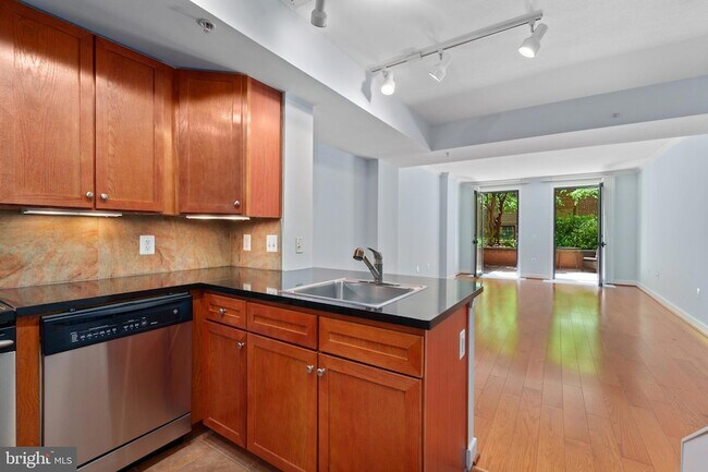 Foto del edificio - 631 D Street NW