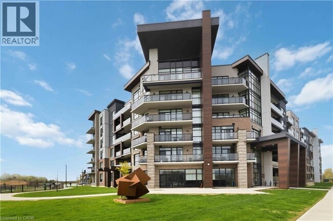 Building Photo - 600 N Service Rd