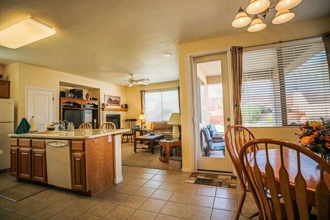 Building Photo - Coral Canyon Gem