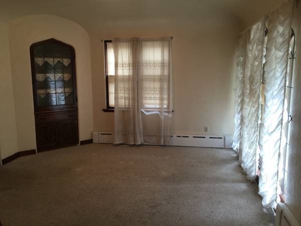 Building Photo - Comfortable 4 Bedroom Single Family Home