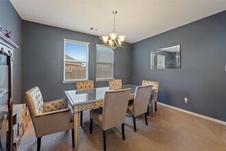 Building Photo - 970 Jennifer St