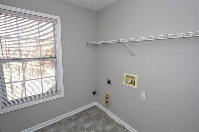 Foto del edificio - 2951 Belfaire Lake Dr