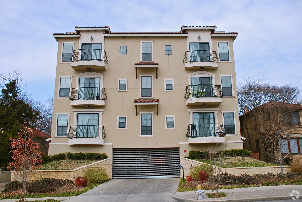 Building Photo - The Novela 6159