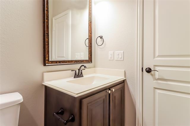 Foto del edificio - 9013 Conroe Dr