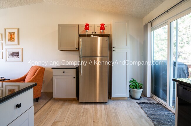 Foto del edificio - 5470 Sacramento Pl