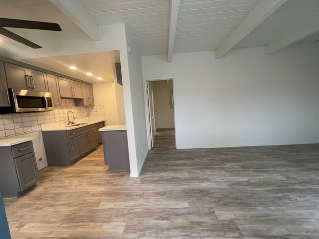 Foto del edificio - 3538 Keystone Av