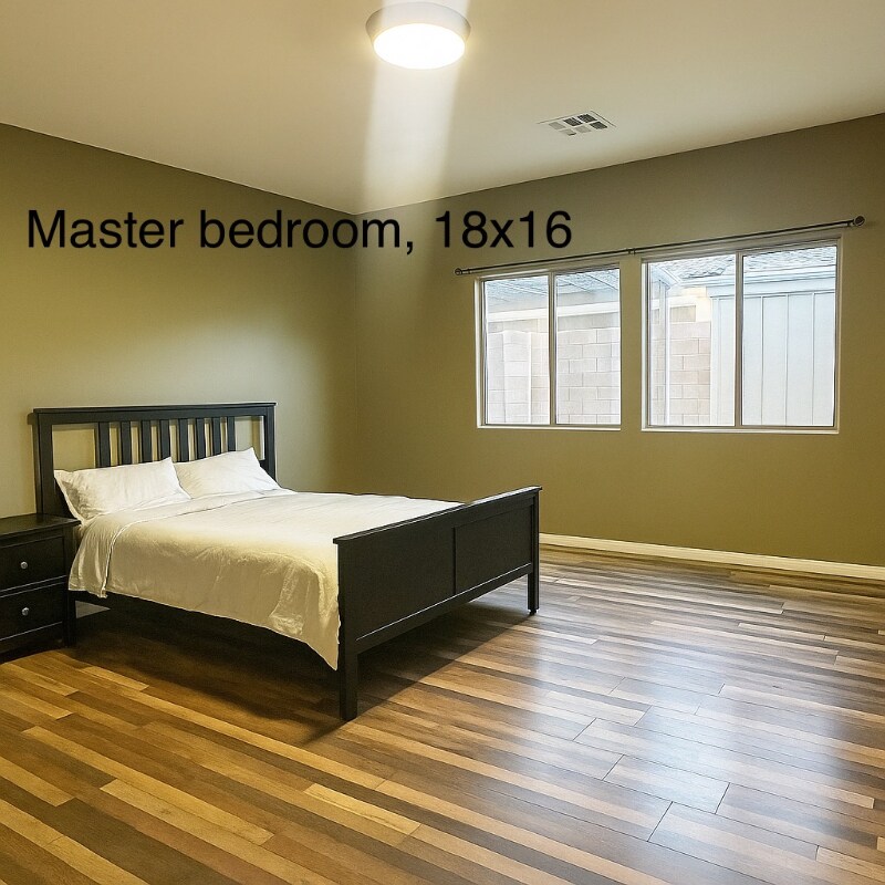 Foto principal - 916 E Bob Barney Ct